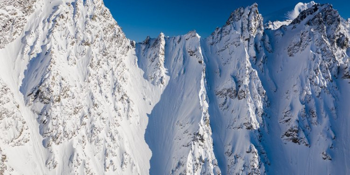 Top Reasons to Book Your Trip with Valdez Heli Ski Guides