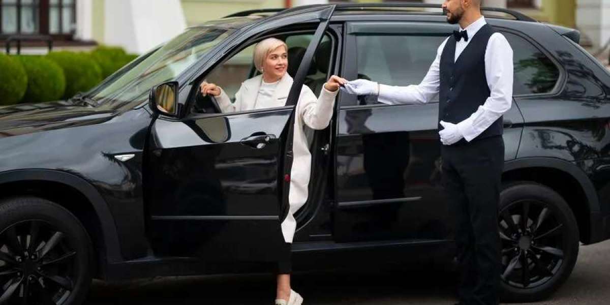 The Ultimate Convenience: Why Limo Airport Transfers Are Worth Every Penny