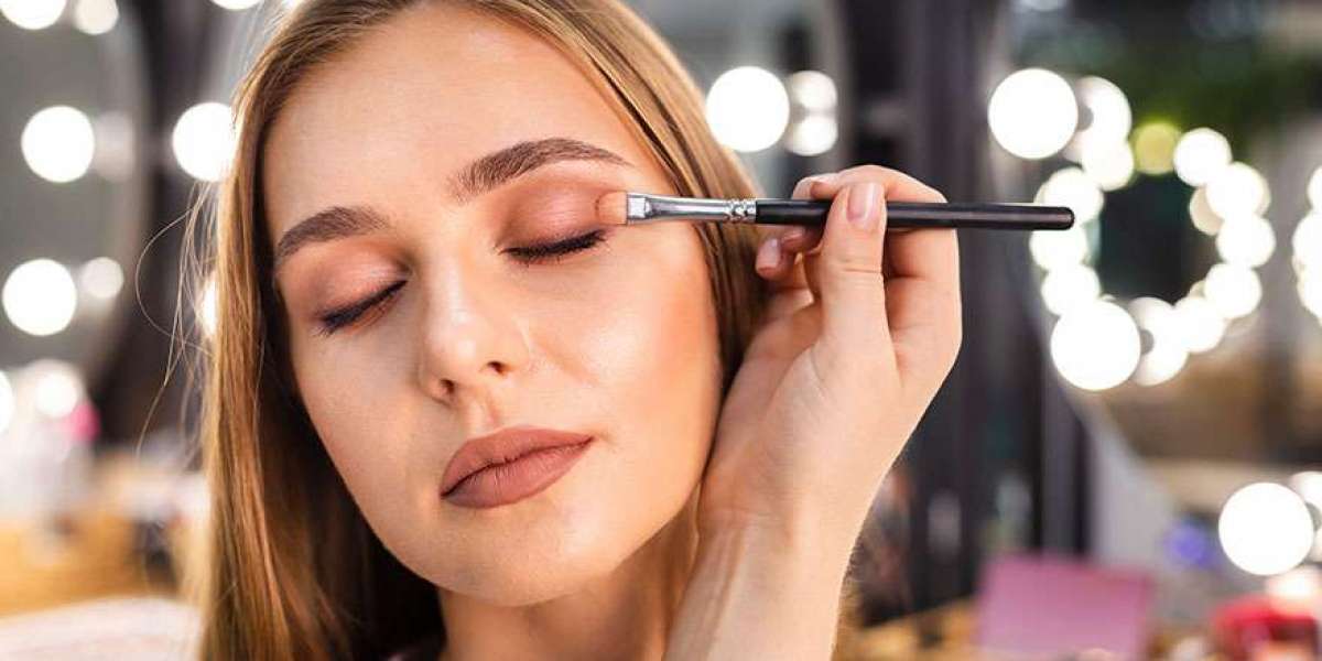 10 Essential Makeup Brushes Every Beauty Lover Needs