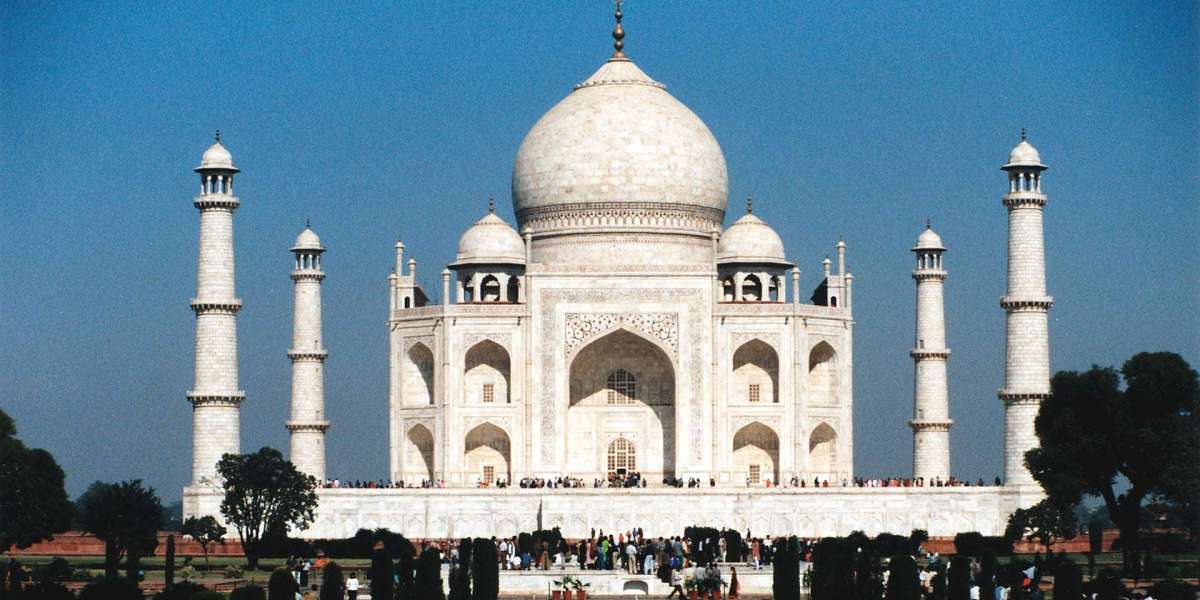 Taj Mahal Tour: A Journey Through Time and Beauty