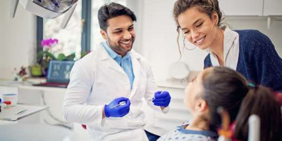 Finding the Right Family Dentist in Oakville: A Guide for Parents