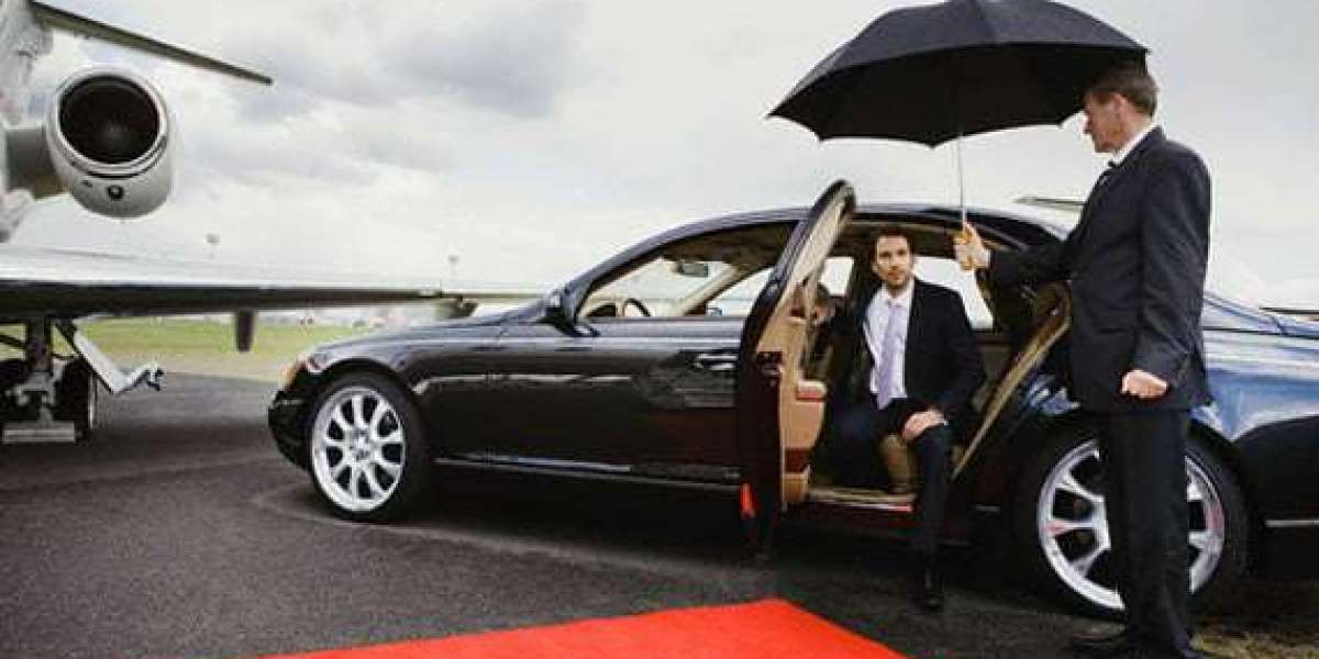 Elevate Your Travel Experience: Airport Limo Service in the Tri-State Area with IQ Transportation