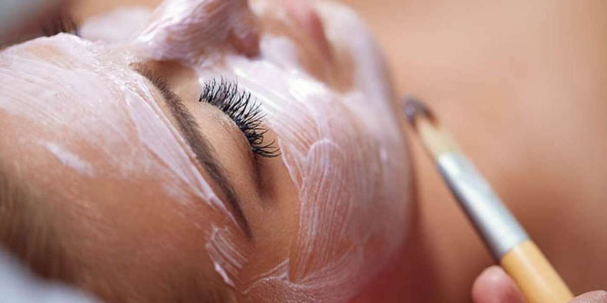 Transform Your Look: How the Right Facial Enhances Your Brow and Lash Services