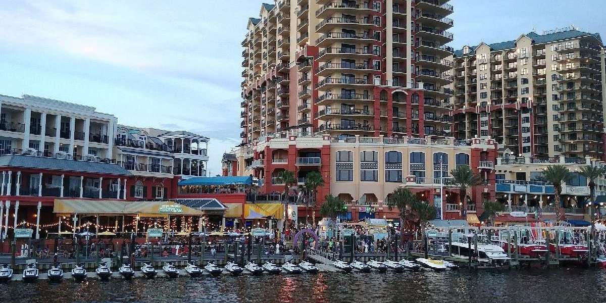 Savor the Gulf Coast: A Guide to Dining at Destin Harbor Boardwalk Restaurants