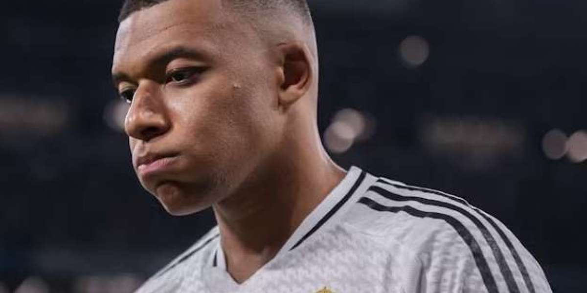 Kylian Mbappe heeft kritiek geuit op een rapport van RMC Sport