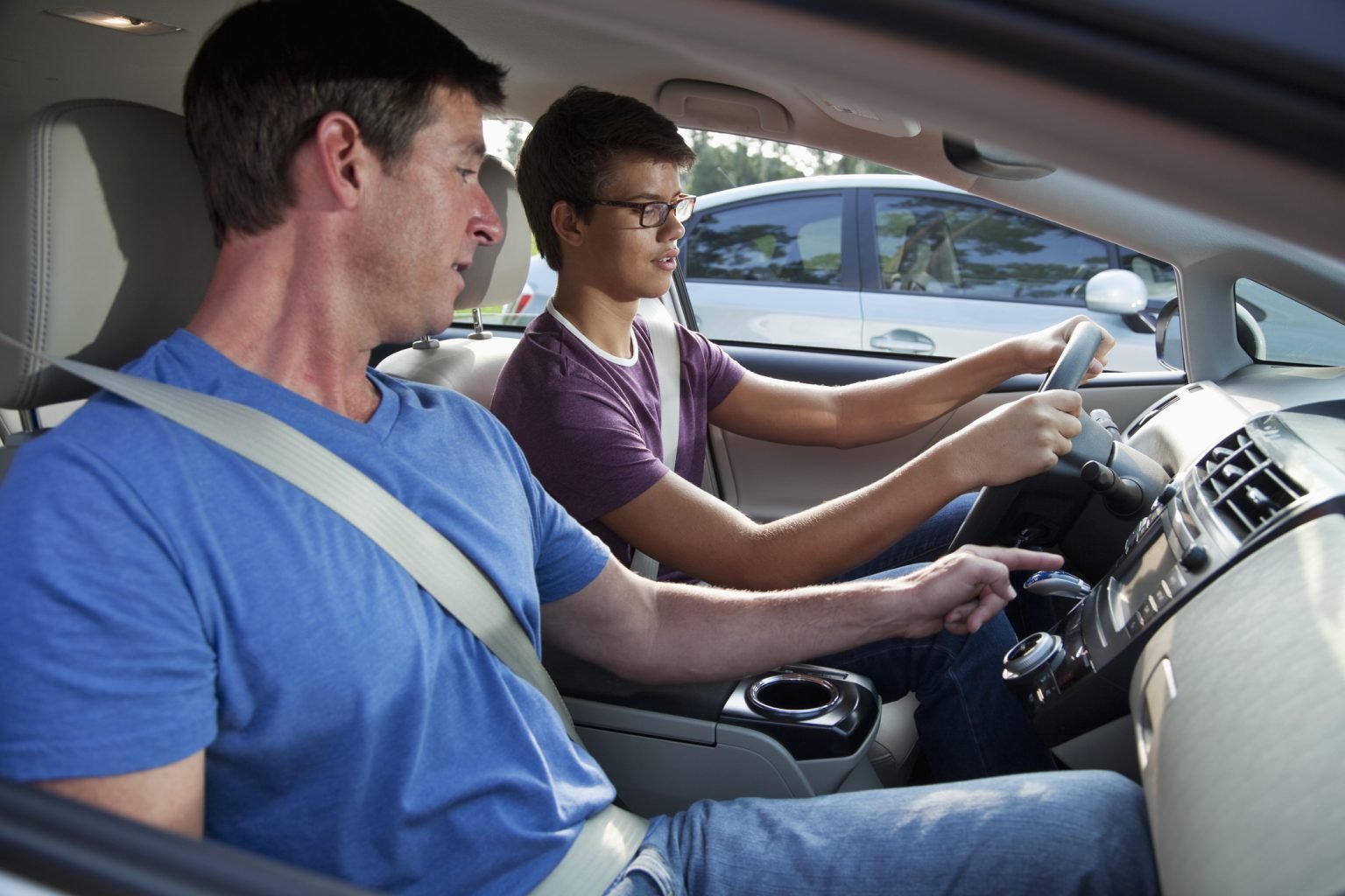 Finding the Right Driving Instructors in Manchester: A Guide for Learners - BusinessMilestone