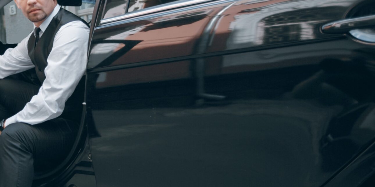 Professional Monthly Driver in Dubai for All Your Needs