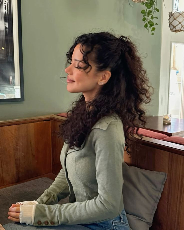 Avika Sharma Profile Picture