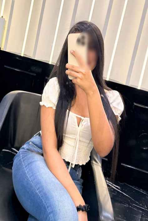 Aushima Khan Profile Picture