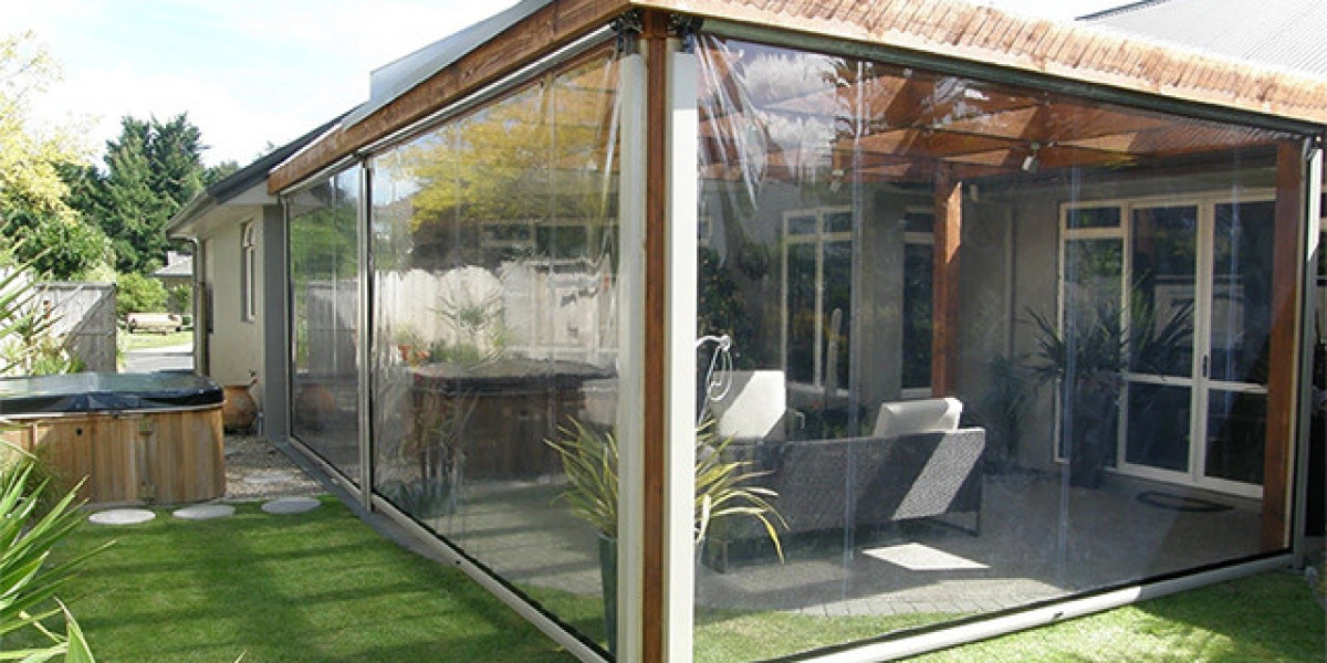 Outdoor blinds vs curtains: Which is best for your space?