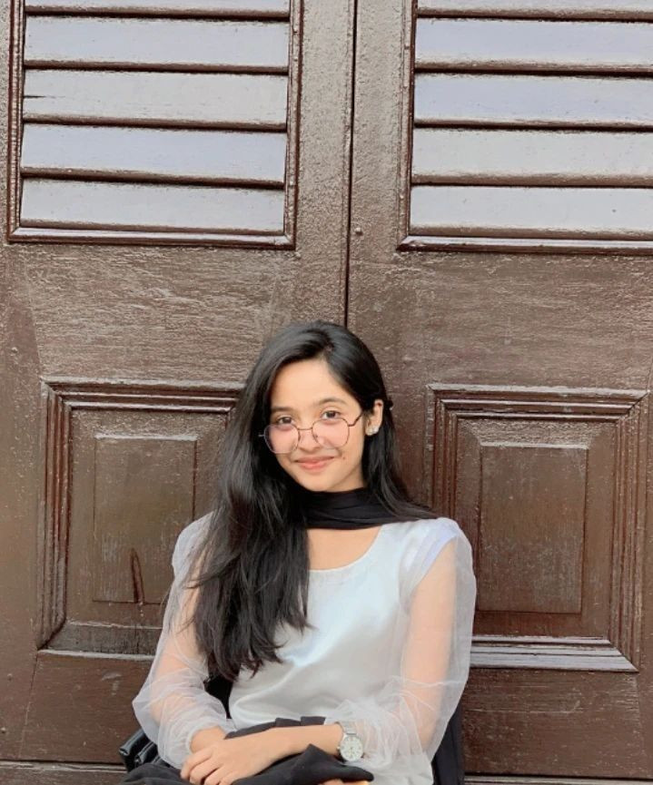 meera martin Profile Picture