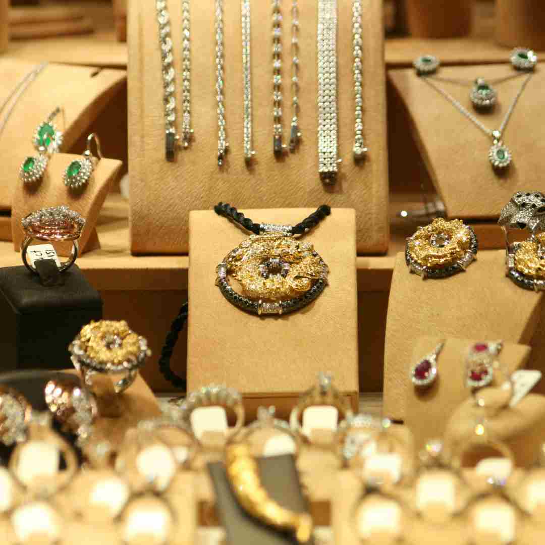Why Choose Wholesale Gemstone Jewelry for Retail Growth?