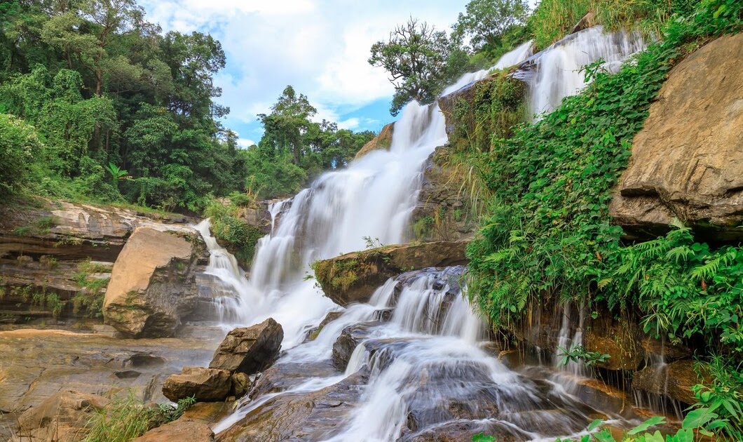 Which Waterfalls on Road to Hana Are Safely Accessible Right Now?