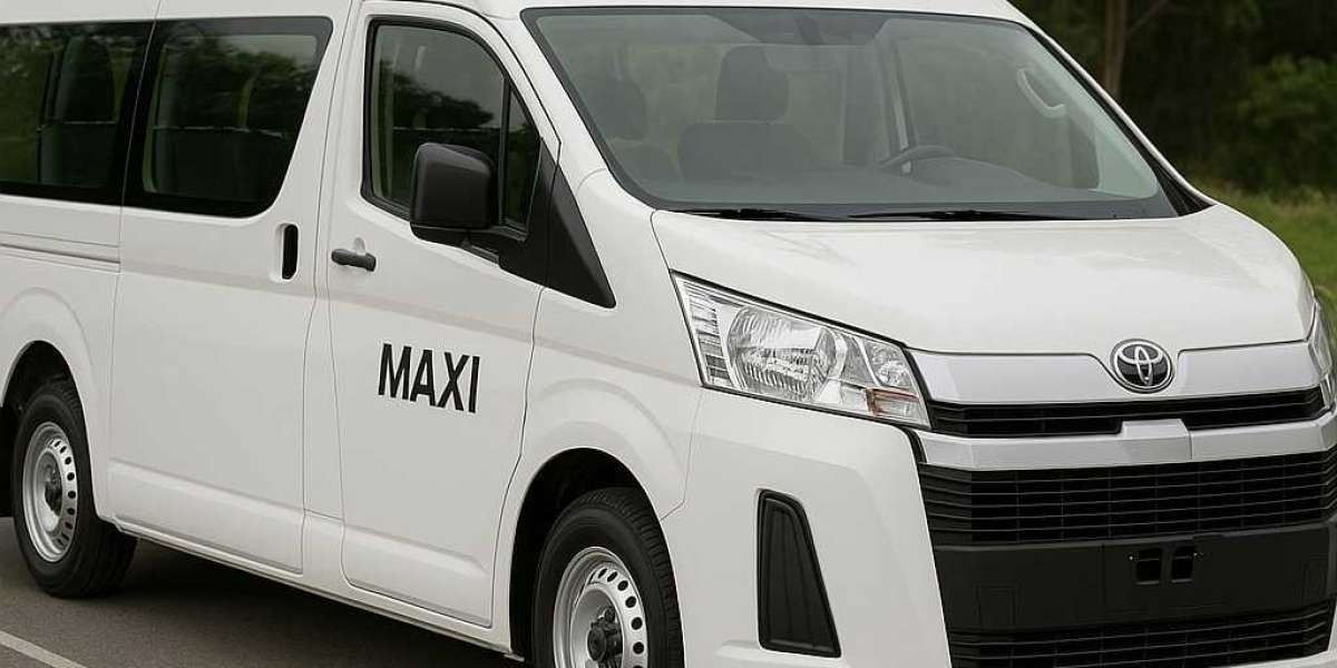 Need a Reliable Maxi Taxi Lyndhurst for Airport Transfers and Group Travel?